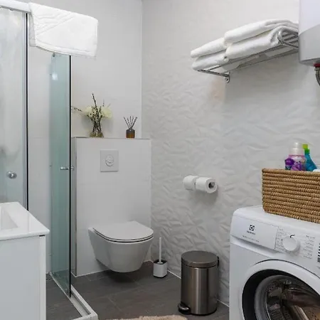 Apartment Tirena *