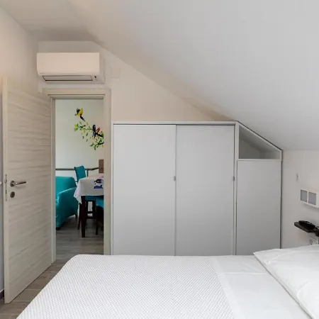 Tirena Apartment