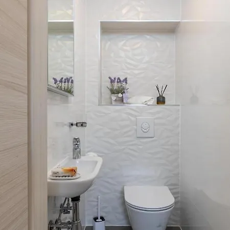 Tirena Apartment