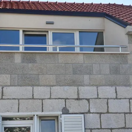 Tirena Apartment *